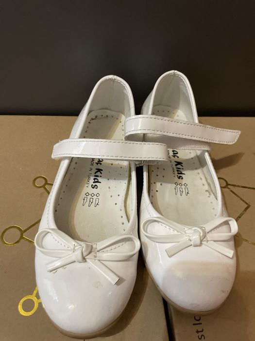 Продам туфли для девочки 28 р