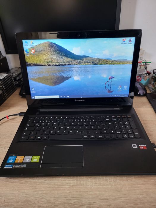 Laptop Lenovo  Z50 75 ,  A8-7100 , 8 GB  ram,  ssd 120 GB,  AMD R5 230 1 GB, 15.6"