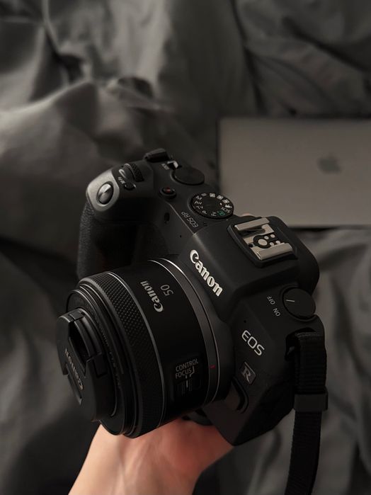 Canon EOS RP като нова +2 обектива +светкавица, пълен комплект, готов за снимане