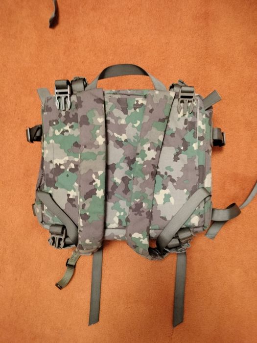 Rucsac militar de 30 litri.