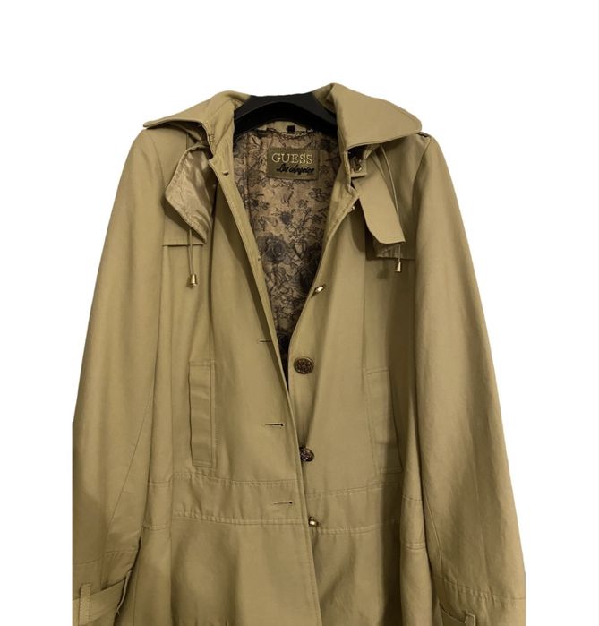 Пролетно- есенно яке Guess