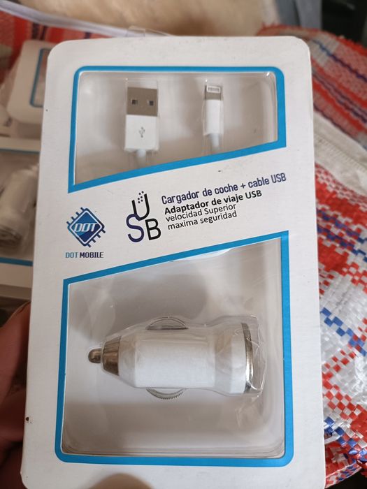 VÂND urgent, angro sau la bucată, cablu de date Apple+adaptor mașina!