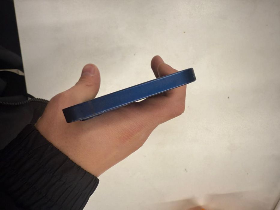 Продам Iphone 12,64gb