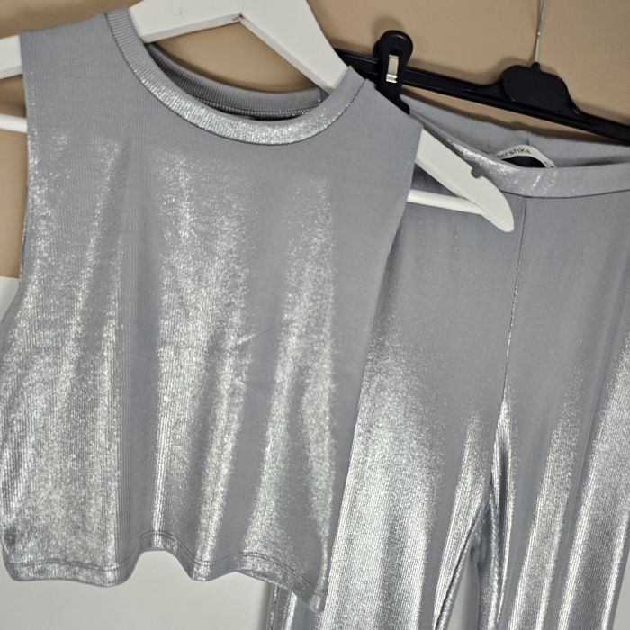 Дамски сет топ със панталон С размер става и за ХС