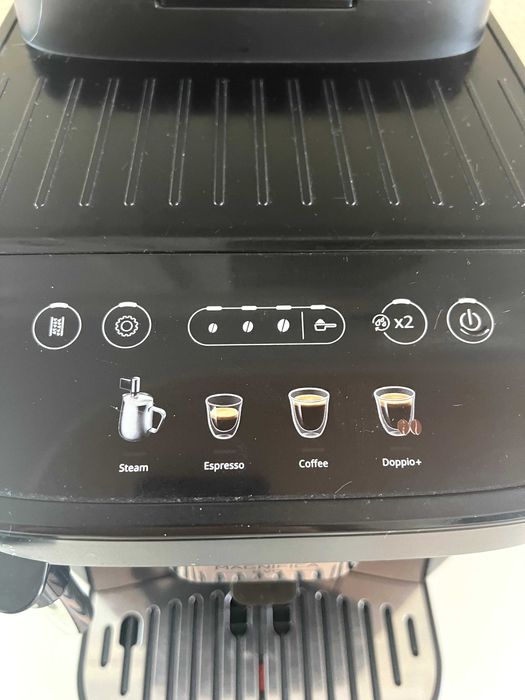 Кофемашина DeLonghi Magnifica EVO