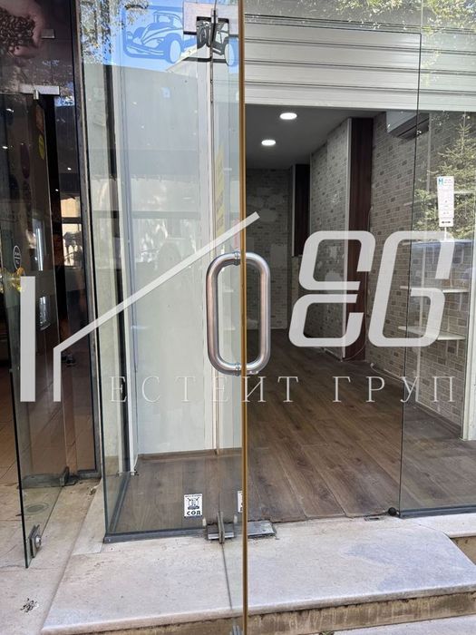 Магазин в Варна-Идеален център площ 18 цена 385