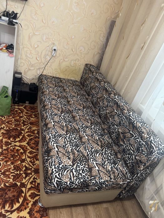 Продам тахту, в хорошем состоянии