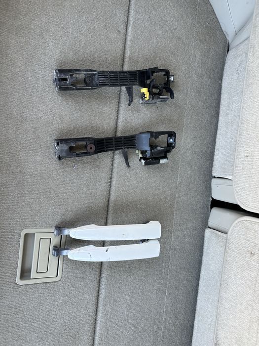 Продам заднип ручки на эстима