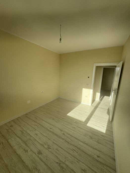 Proprietar vand casa individuala