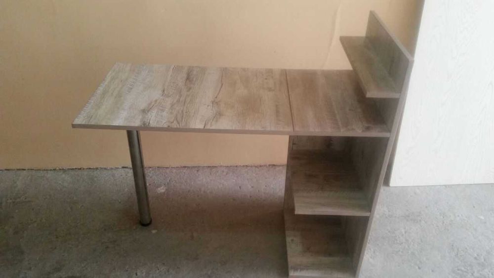 Маникюрный стол наличие