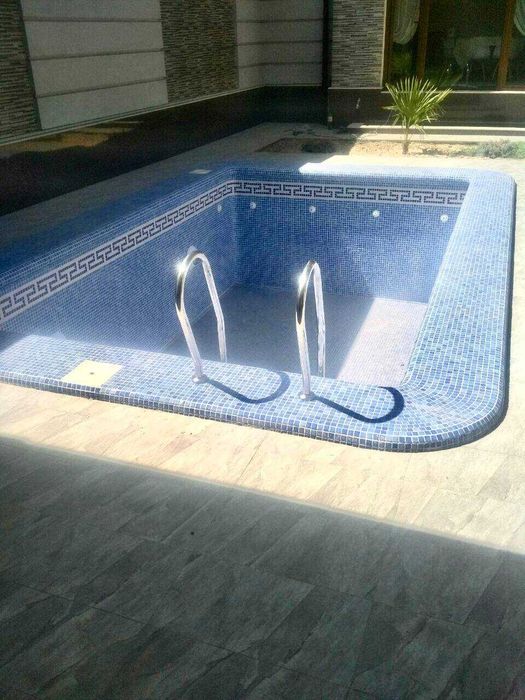 м.Буюк Ипак Йули ул.Никитина 2-эт 4-сот 5-комн 300 м² 4 с/у евроремонт