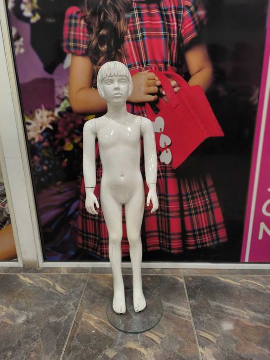 Манекен за дрехи