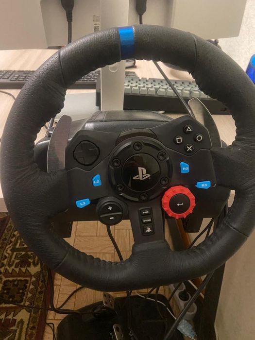 Игровой руль с педалями