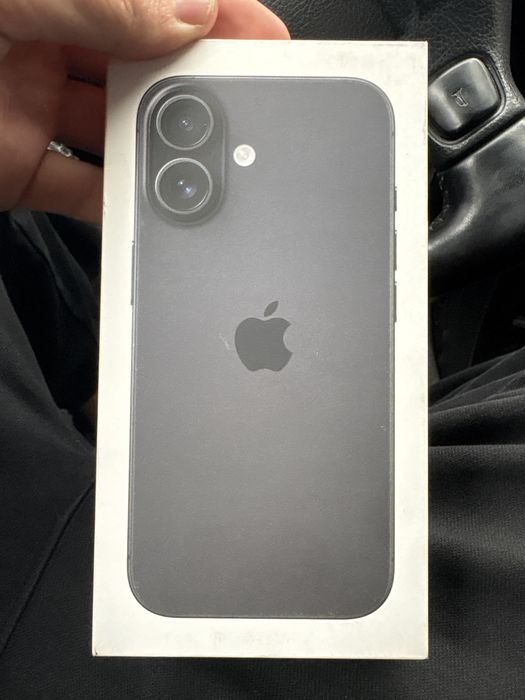 Продам айфон 16 на 256 гб