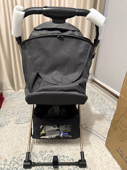 Продам новую прогулочную коляску