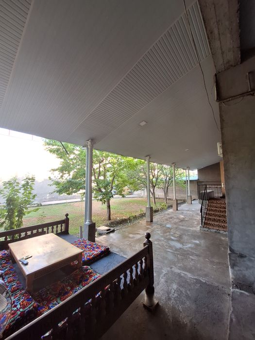 Ховли хонадон сотилади