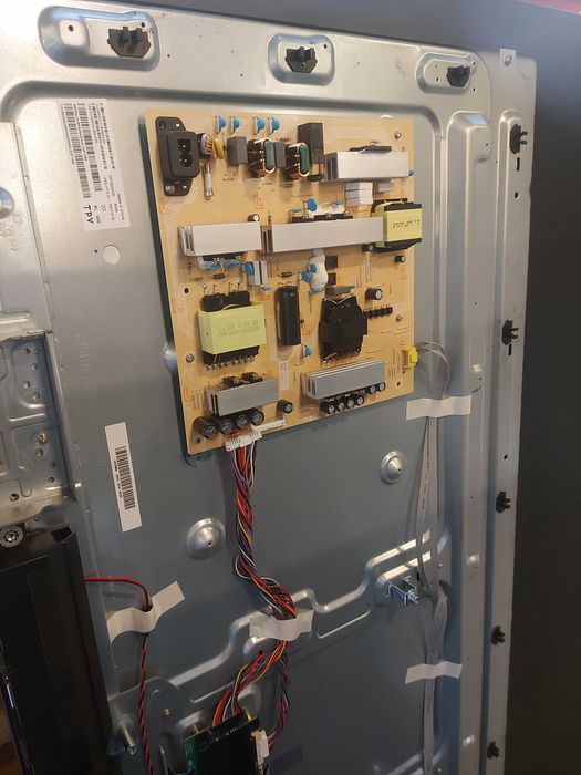 Телевизор Philips AMBILIGHT tv OLED 65OLED770, 65"  (Модел 2025) ЗА ЧАСТИ