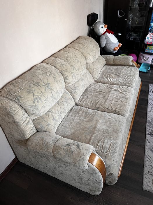 Продам диван и кресло