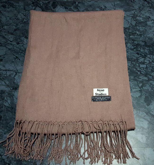 Шалове Gucci /Acne Studios / шапка Jean Paul Gaultier