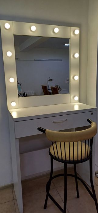 Сдам в аренду место бровиста/визажиста/Hair-стилиста