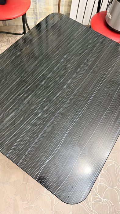 Продам кухонный  стол