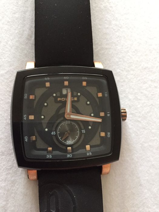 Ceas Police folosit foarte putin