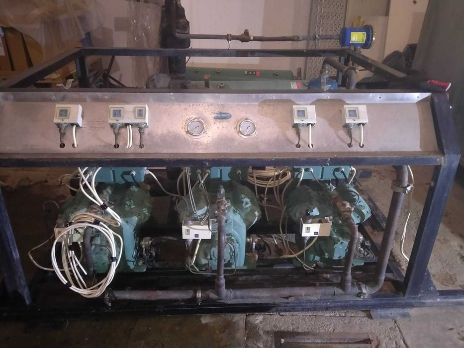 Vitrine profesionale si utilaje carmangerie