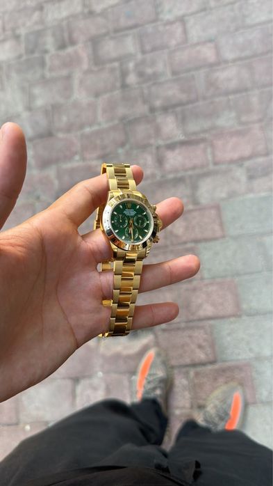 Ceas auriu cu cadran verde
