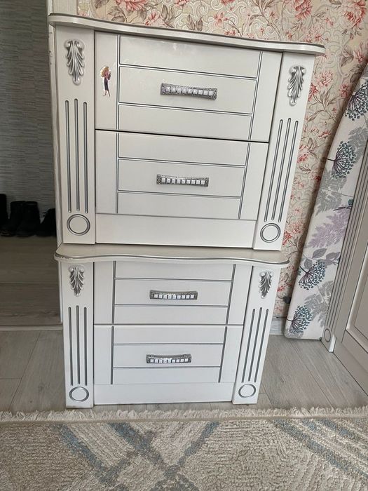 Продаётся спальный гарнитур