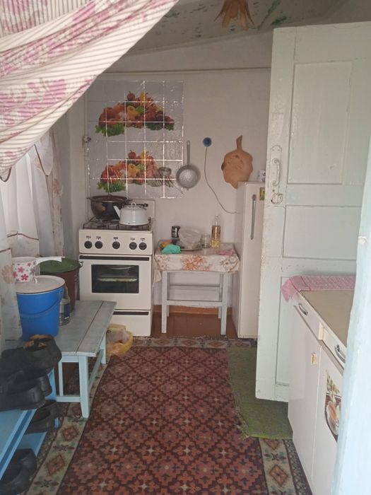 Продаётся четырёх комнатный дом  ориентир светлячок отдел охрана.