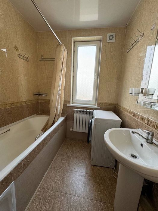 ОЙБЕК 4 минуты Шота Руставели 3/4/5 70m2 
Ор-р: Океан
Ремонт-Хороший