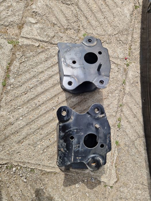 Греда за задна броня RAV 4 IV den