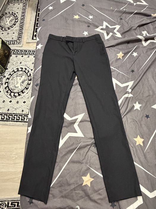 Vând costum de Ginere marimea S impecabil firma Gherasos