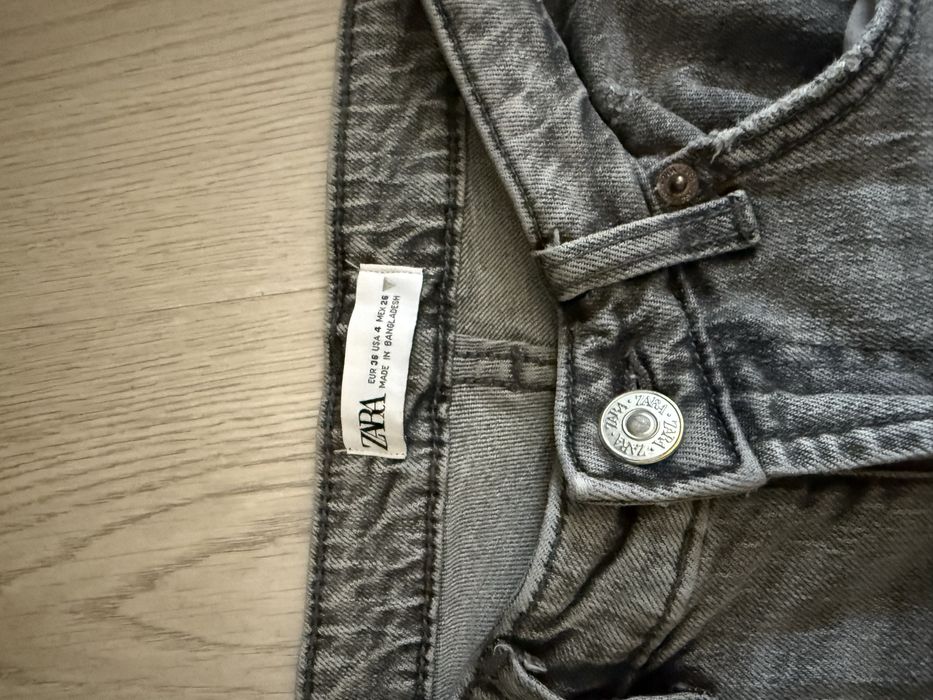 Blugi zara gri 38