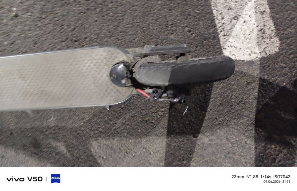 Электросамокат Xiaomi Mi Electric Scooter (на литых колесах)