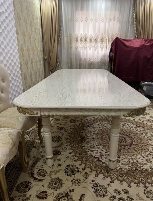 Стол-Хонтахта сотилади!