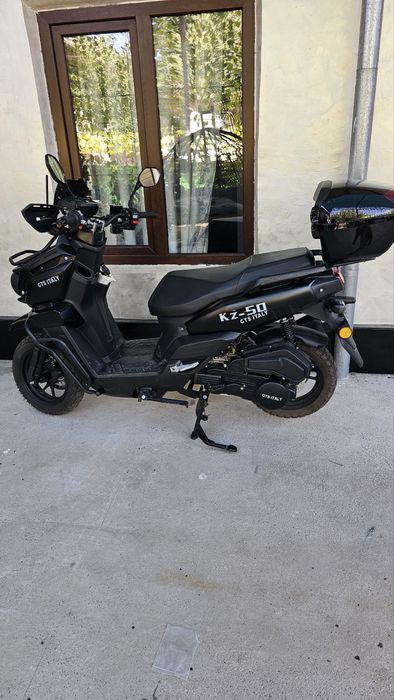 Продаю скутер танк