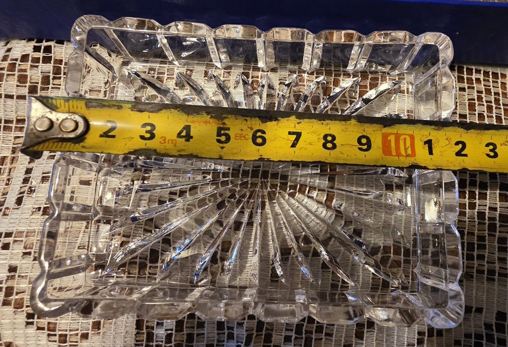 Set tava metal si 3 boluri cristal