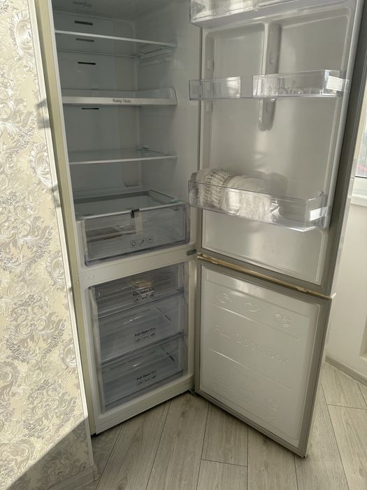 Продается холодильник Samsung No Frost