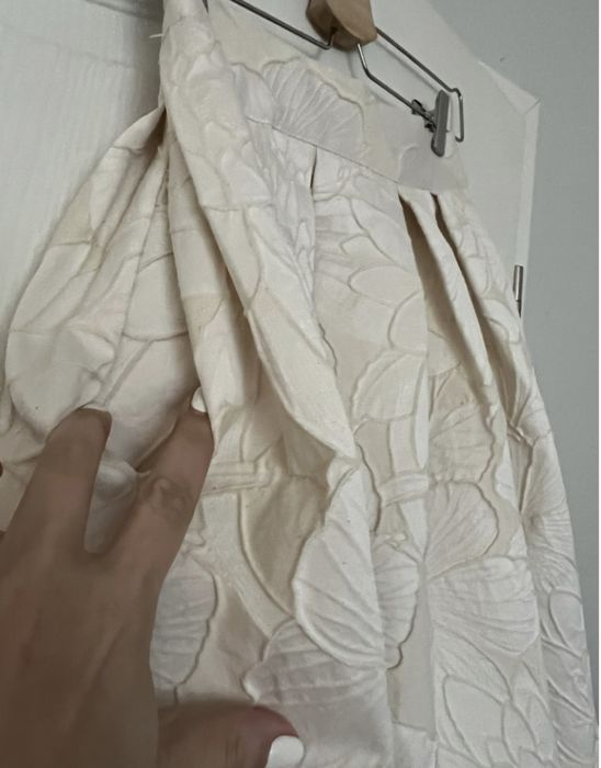 Дамска пола S размер