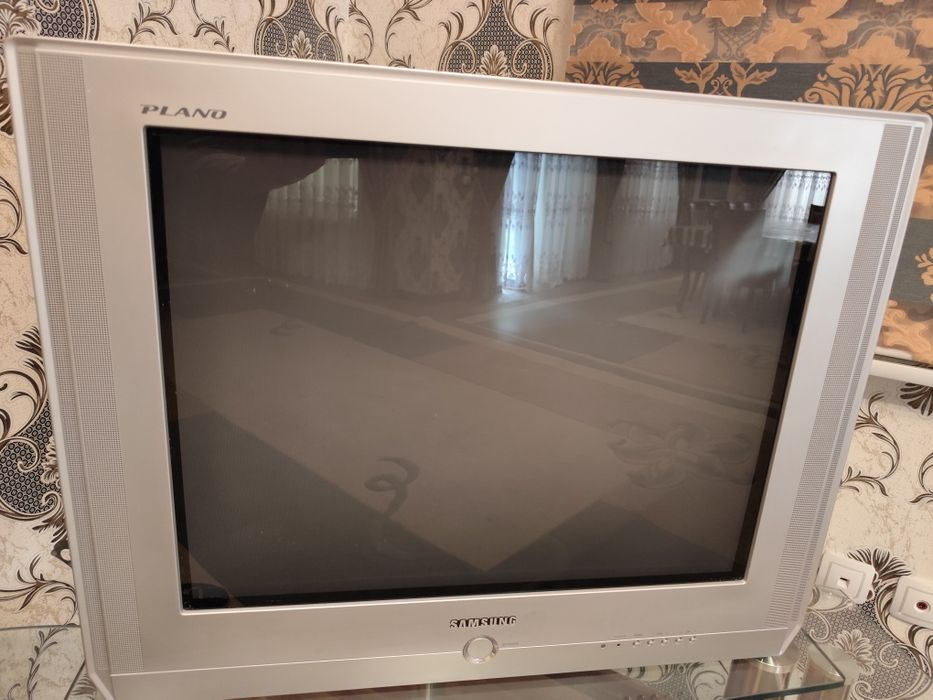 Телевизор SAMSUNG-72dg ойналик подставкаси билан сотилади MADE