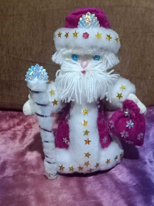 Дед Мороз ищет ёлочку к Новому году)