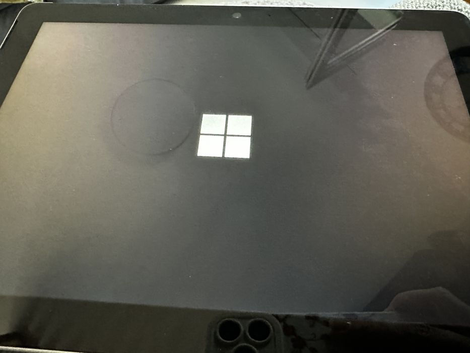 Microsoft Surface Go tableta