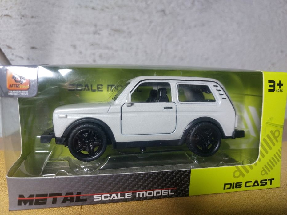 Моделька  Нива  в упаковке