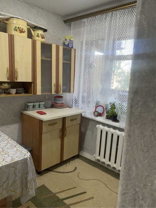 Продам  2 комн в общежитий