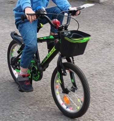 Bicicletă 3-5 ani cu roți ajutătoare