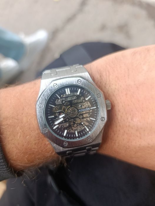 Продам часы наручные