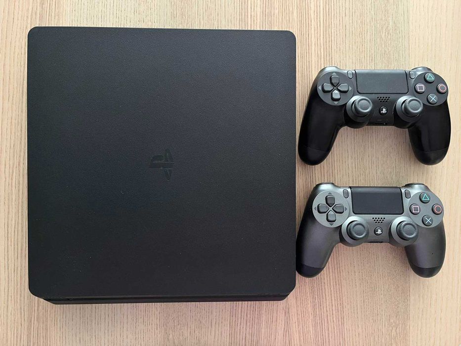 PlayStation 4 + 2 контролера