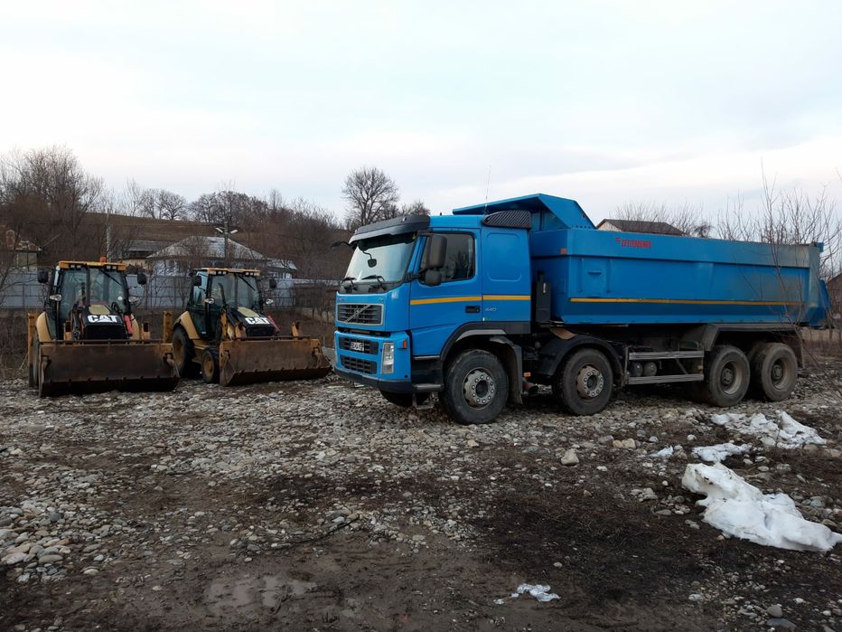Inchiriez buldoexcavatoare si autobasculantă