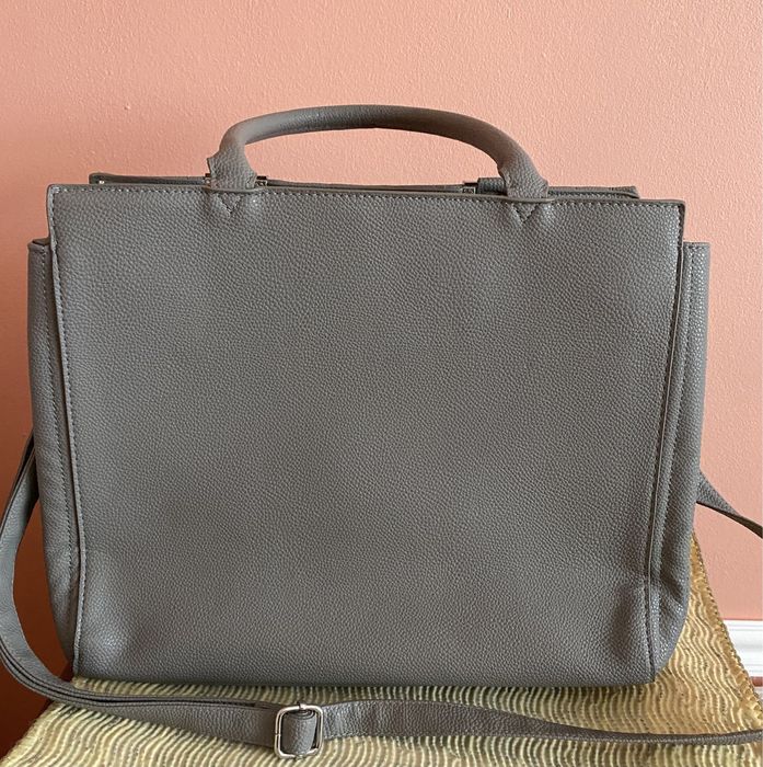 Дамска чанта с дълга и къса дръжка